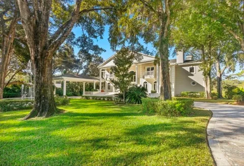 1126 BROWNSHIRE COURT