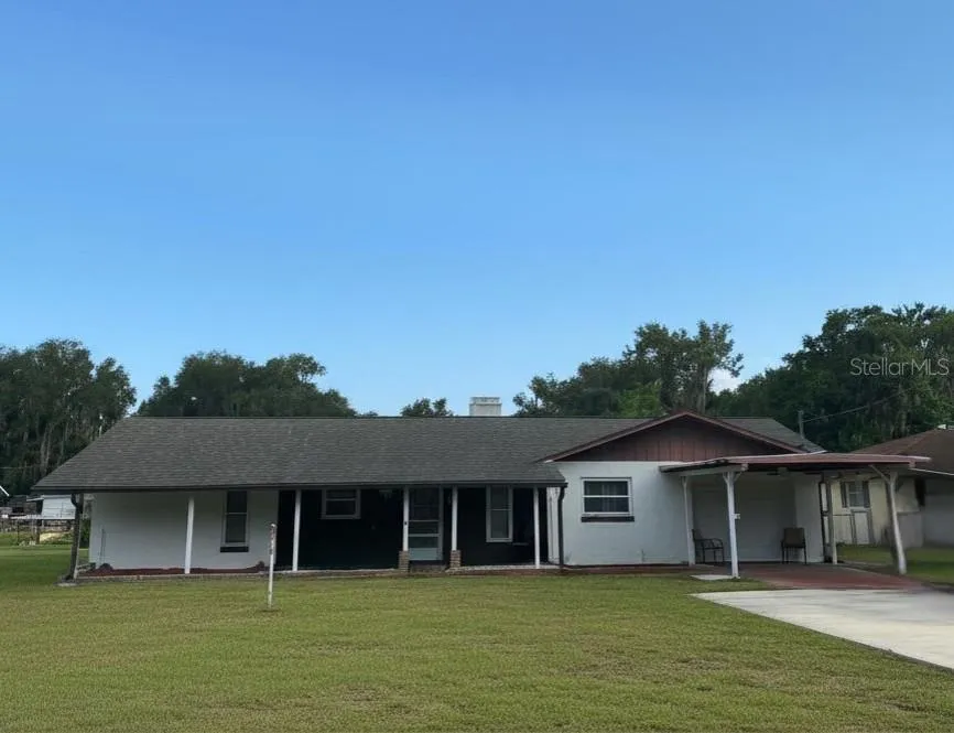 919 CR 482D Lake Panasoffkee, FL 33538