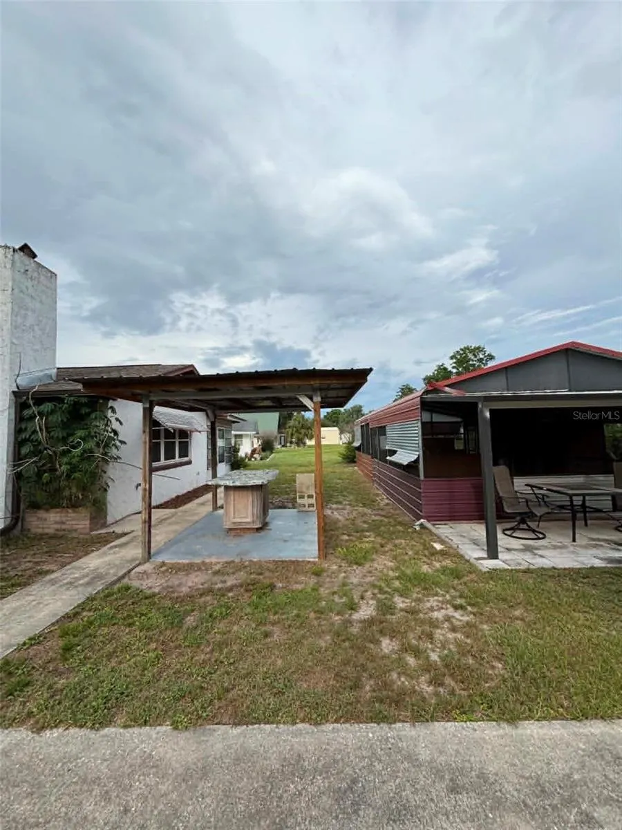 919 CR 482D Lake Panasoffkee, FL 33538