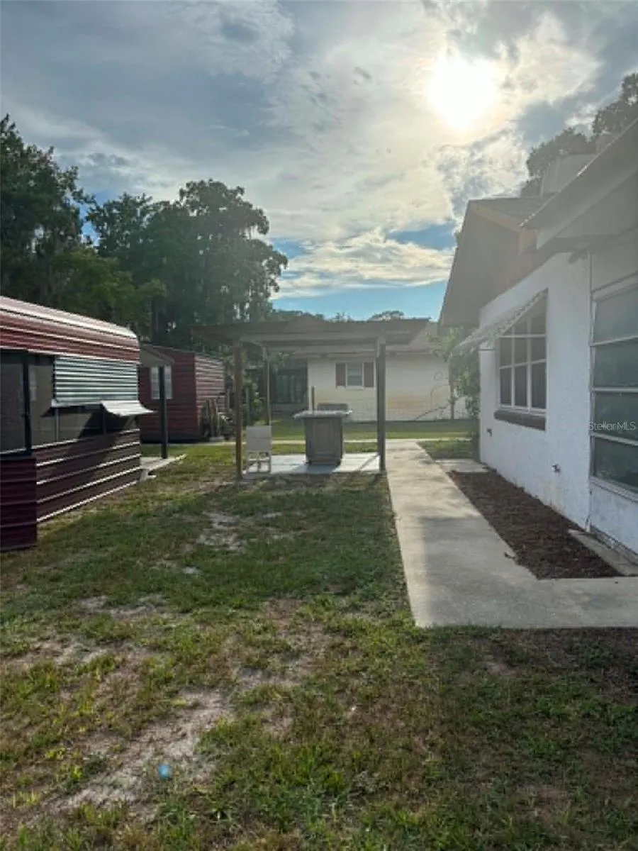 919 CR 482D Lake Panasoffkee, FL 33538