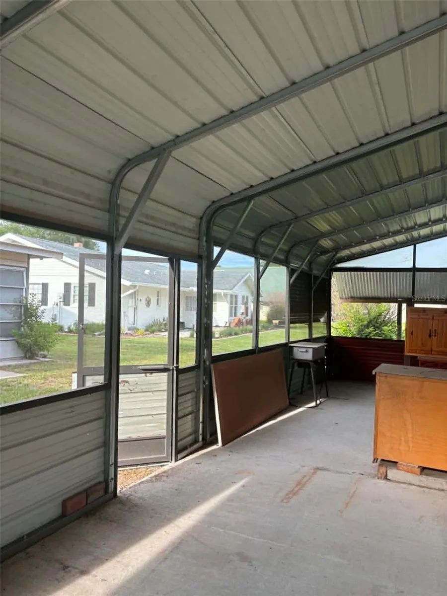 919 CR 482D Lake Panasoffkee, FL 33538