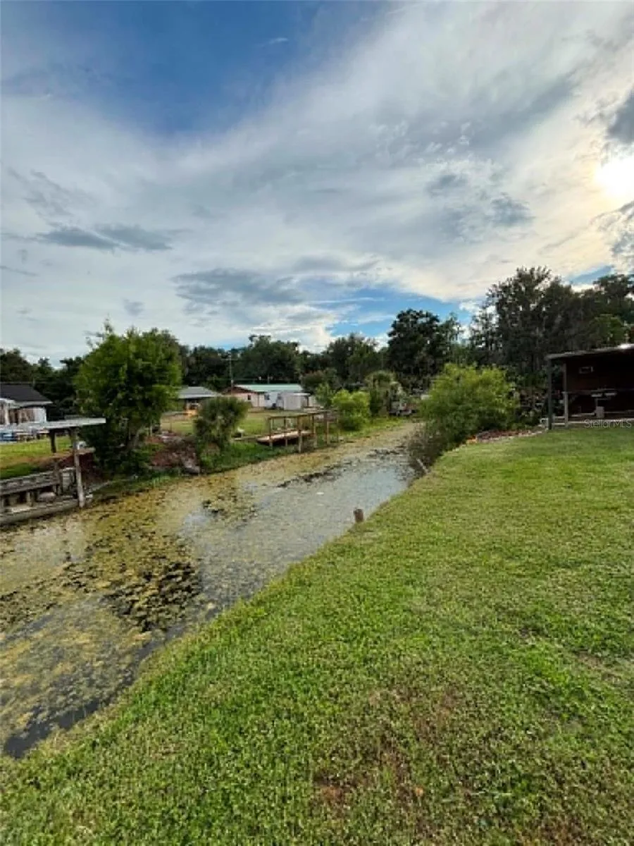 919 CR 482D Lake Panasoffkee, FL 33538