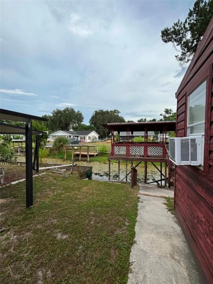 919 CR 482D Lake Panasoffkee, FL 33538