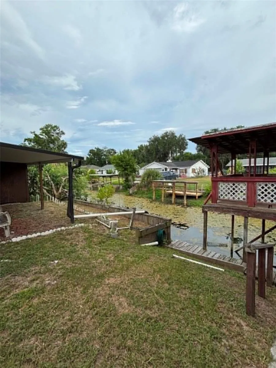 919 CR 482D Lake Panasoffkee, FL 33538