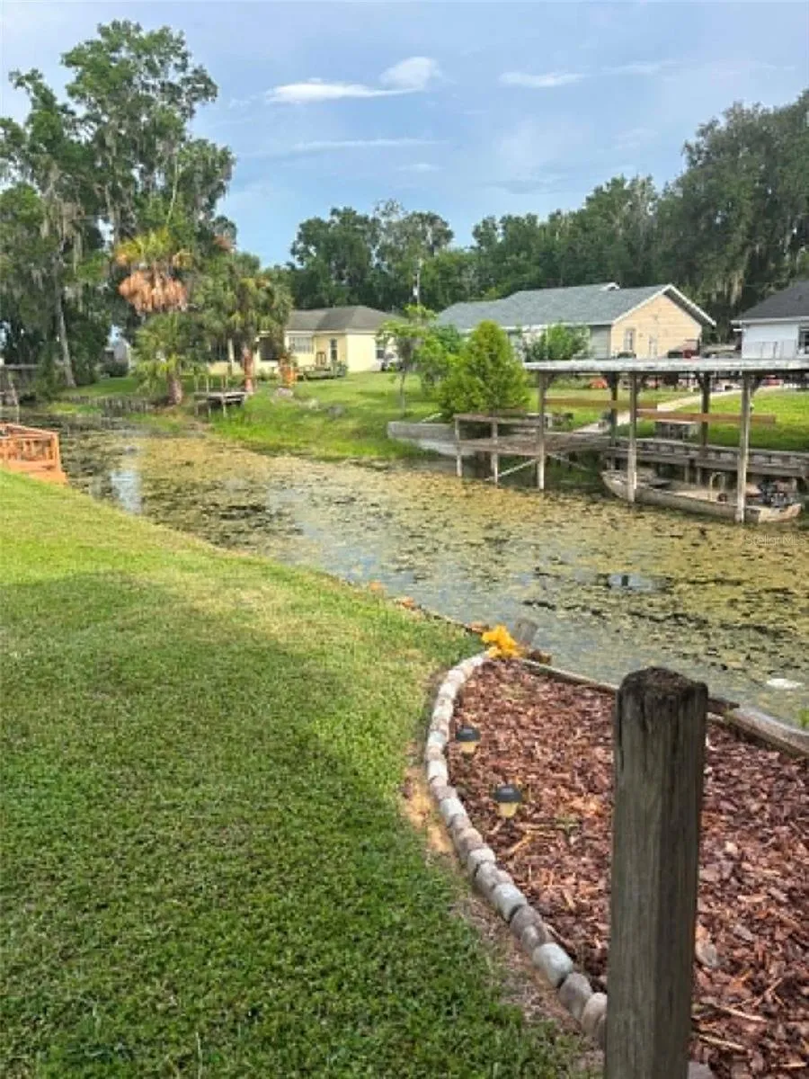 919 CR 482D Lake Panasoffkee, FL 33538