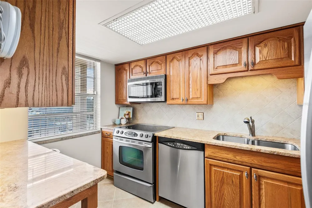 700 MIRROR TERRACE NW #506 Winter Haven, FL 33881