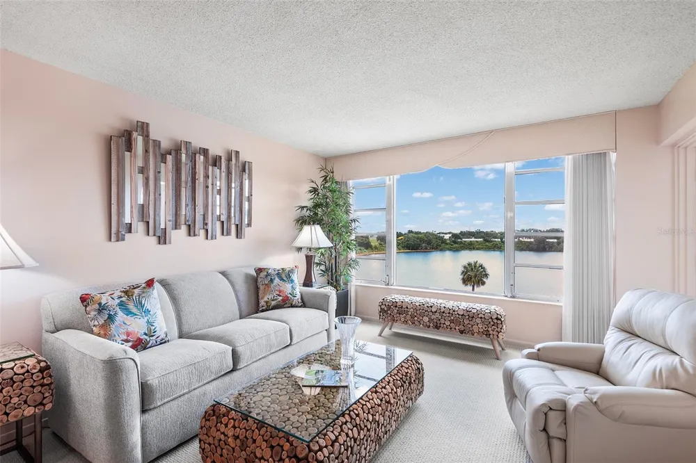 700 MIRROR TERRACE NW #506 Winter Haven, FL 33881