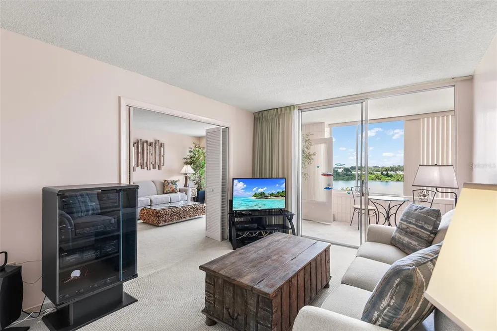 700 MIRROR TERRACE NW #506 Winter Haven, FL 33881