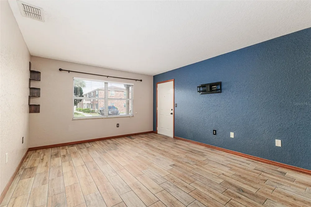 1920 E EDGEWOOD DRIVE #R3 Lakeland, FL 33803