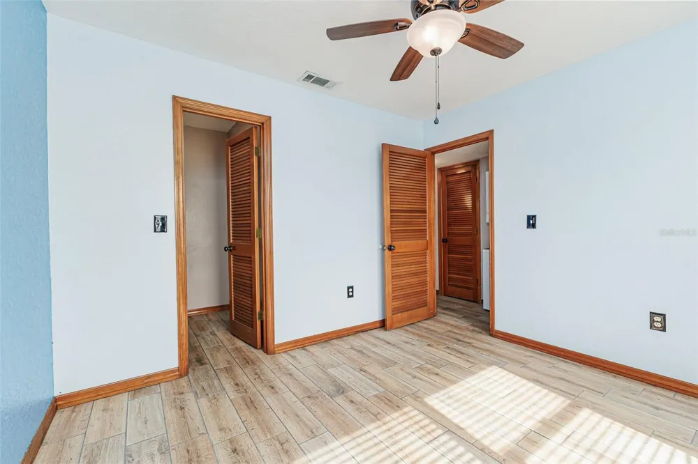 1920 E EDGEWOOD DRIVE #R3 Lakeland, FL 33803
