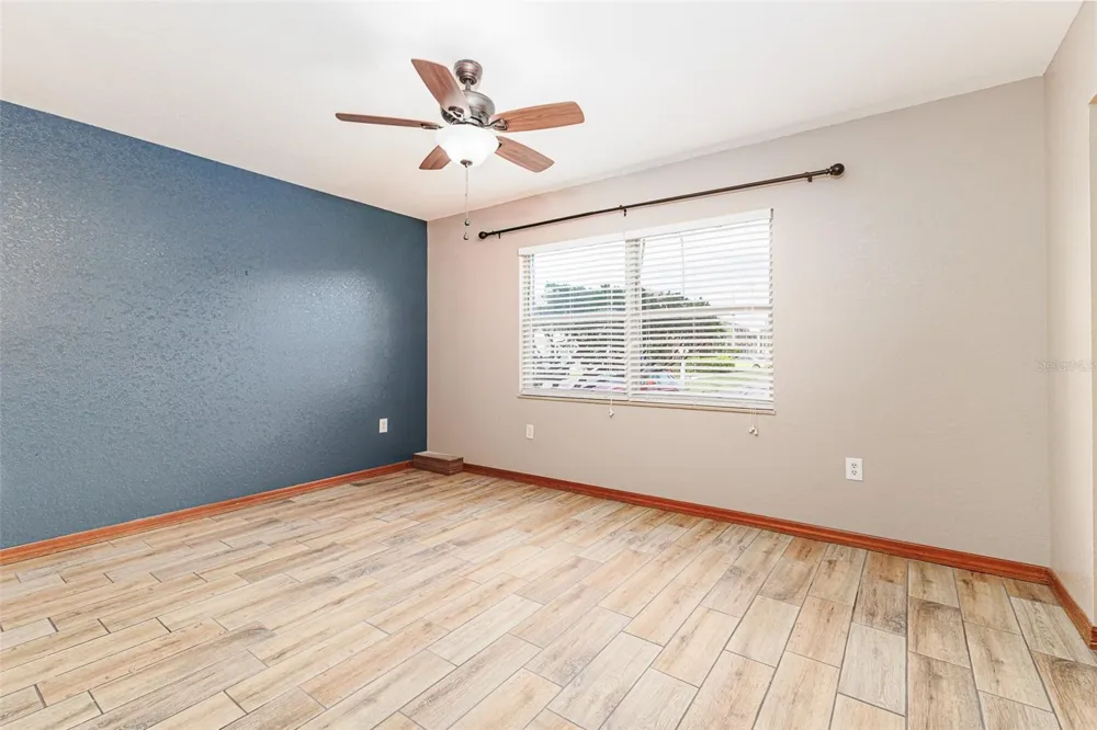 1920 E EDGEWOOD DRIVE #R3 Lakeland, FL 33803