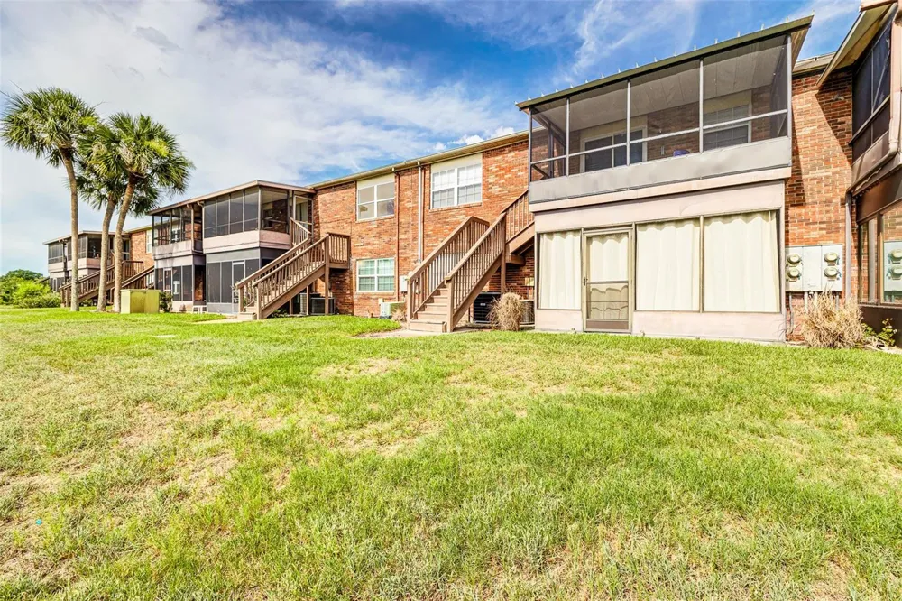 1920 E EDGEWOOD DRIVE #R3 Lakeland, FL 33803