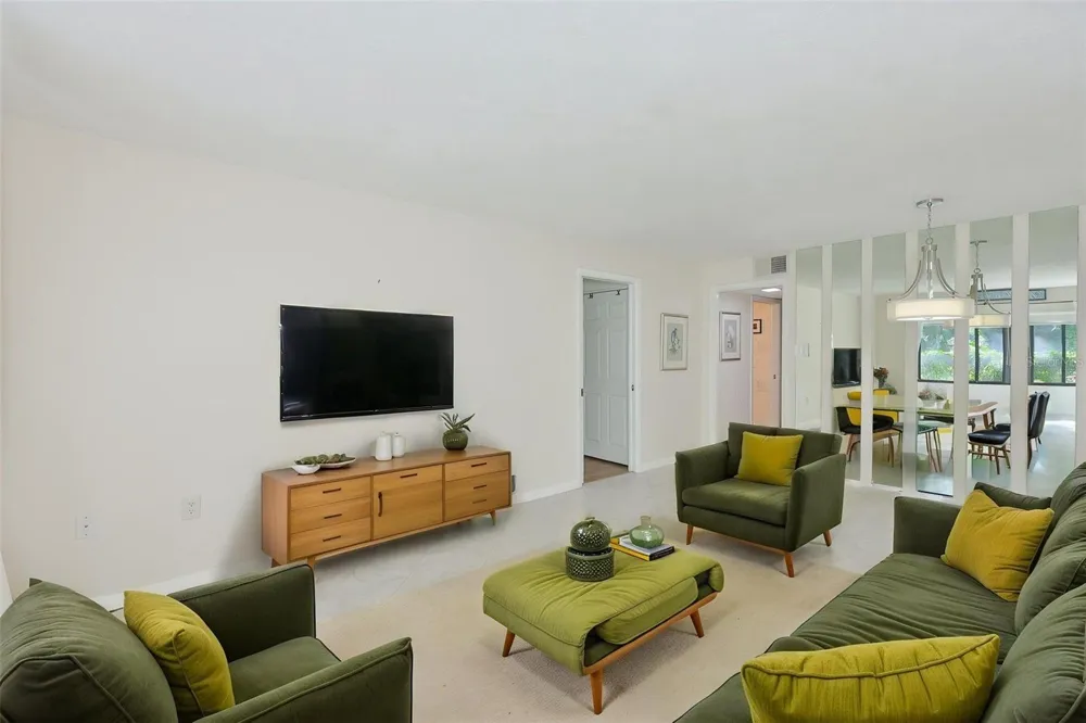647 WOODLAWN DRIVE #647 Bradenton, FL 34210