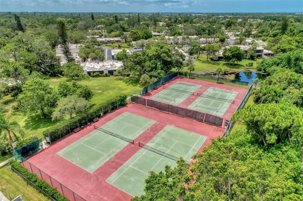 647 WOODLAWN DRIVE #647 Bradenton, FL 34210