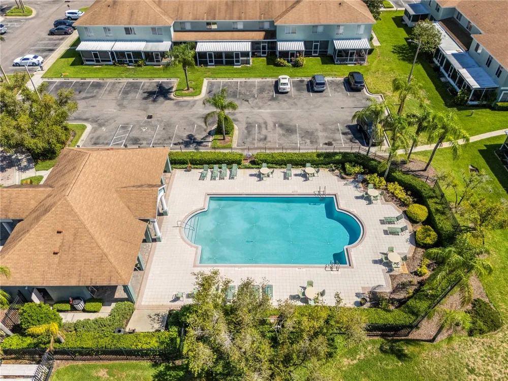 1907 FLUORSHIRE DRIVE Brandon, FL 33511