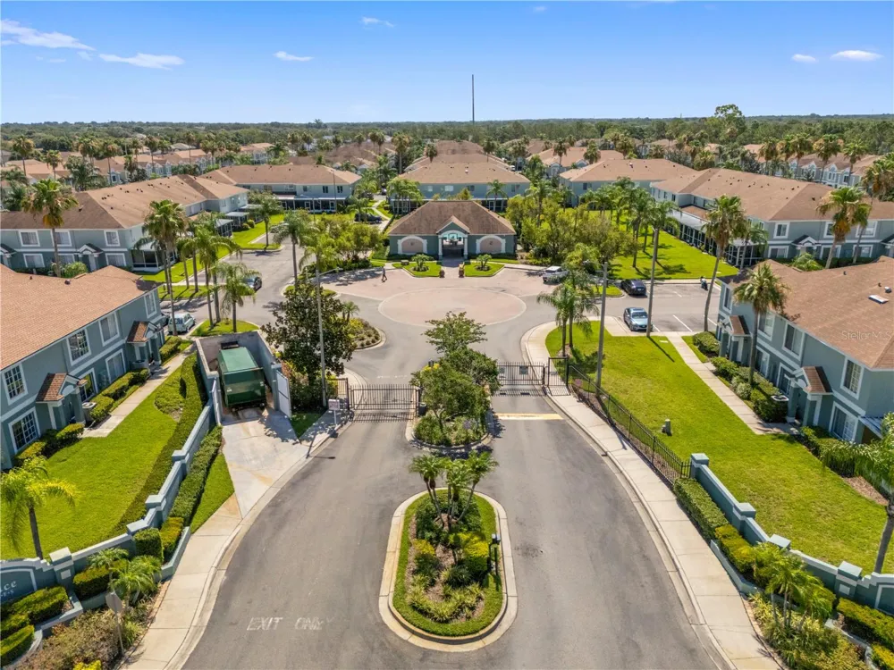 1907 FLUORSHIRE DRIVE Brandon, FL 33511