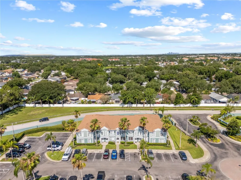 1907 FLUORSHIRE DRIVE Brandon, FL 33511