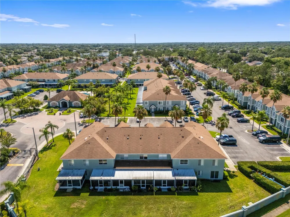 1907 FLUORSHIRE DRIVE Brandon, FL 33511