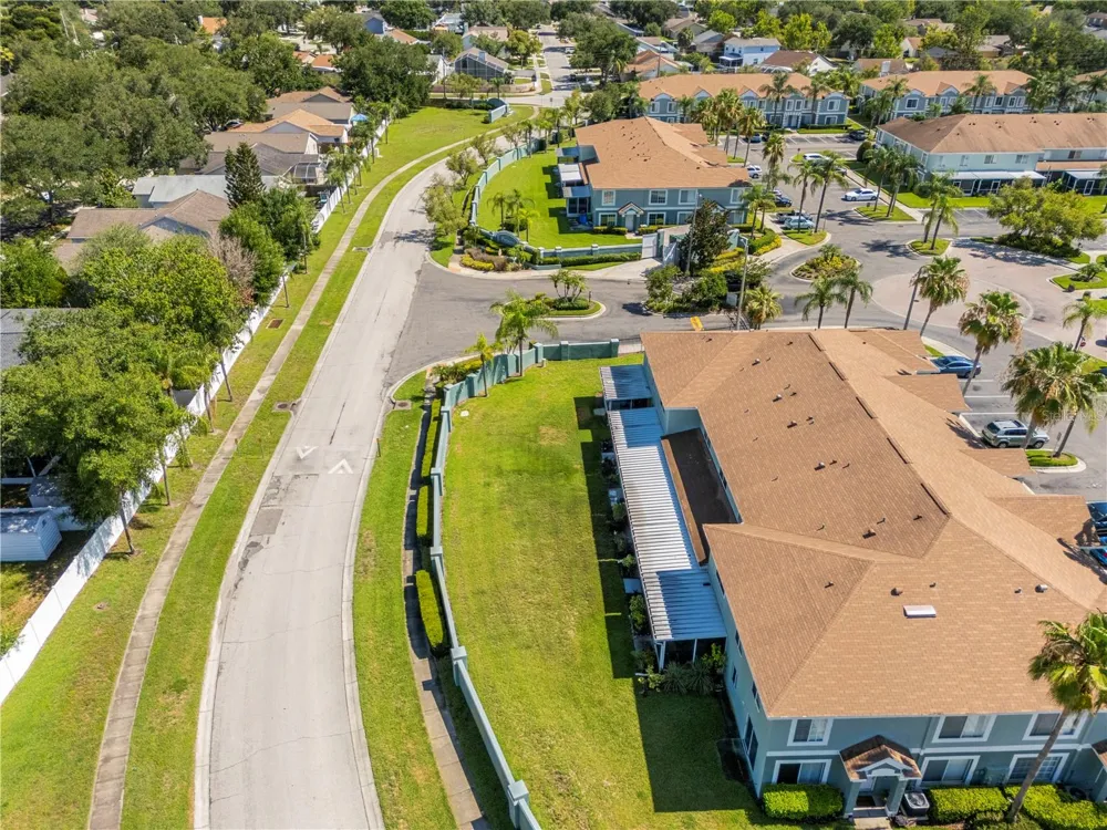 1907 FLUORSHIRE DRIVE Brandon, FL 33511