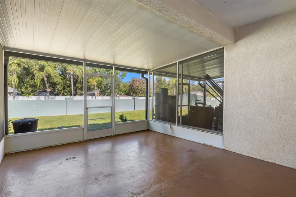 1907 FLUORSHIRE DRIVE Brandon, FL 33511