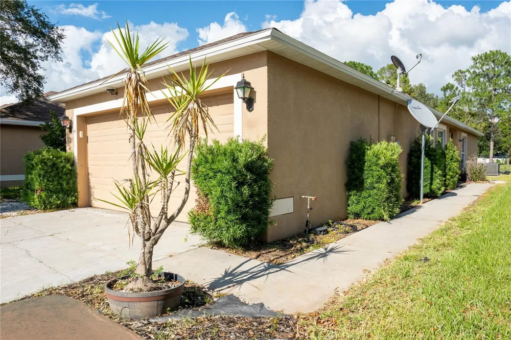 9139 SOUTHERN CHARM CIRCLE Brooksville, FL 34613