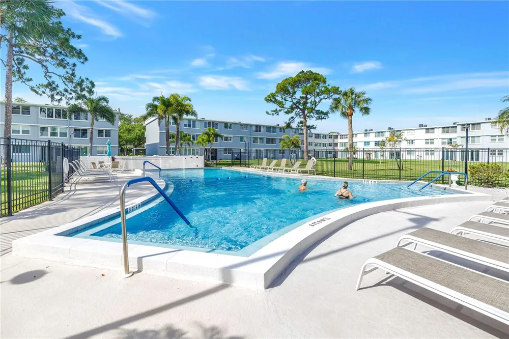 4715 BAY STREET NE #135 St Petersburg, FL 33703