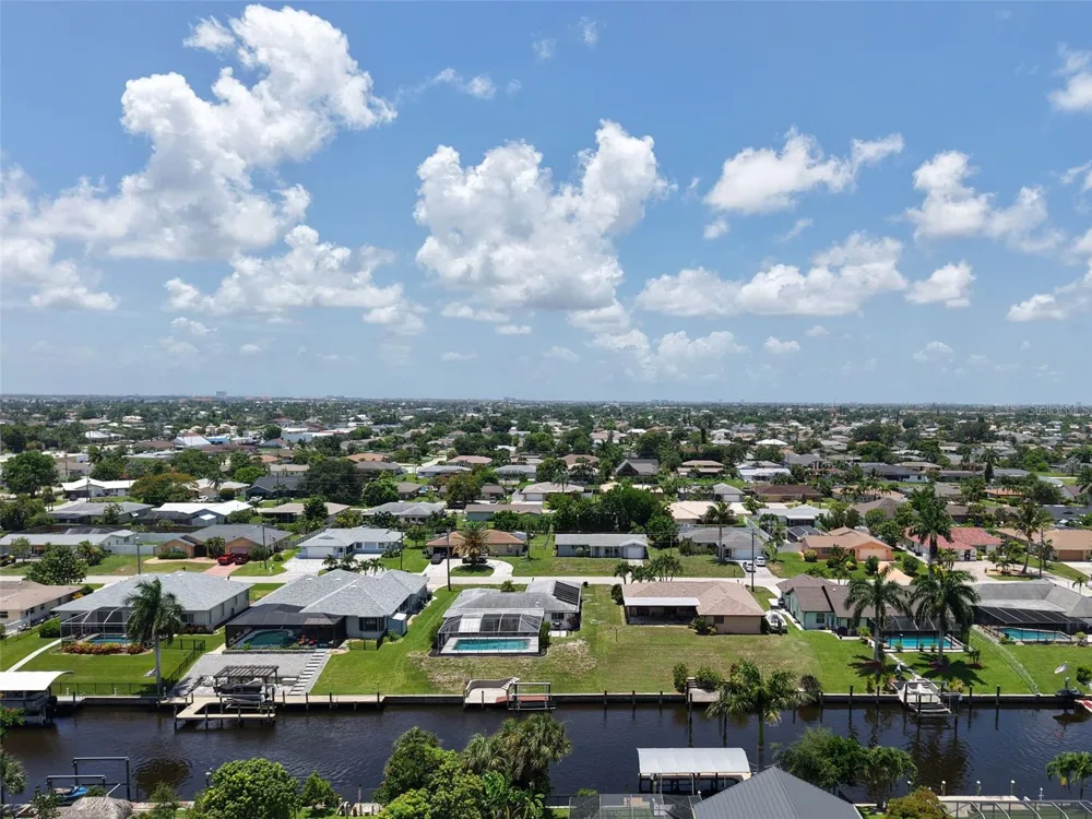 1433 SE 28TH TERRACE Cape Coral, FL 33904