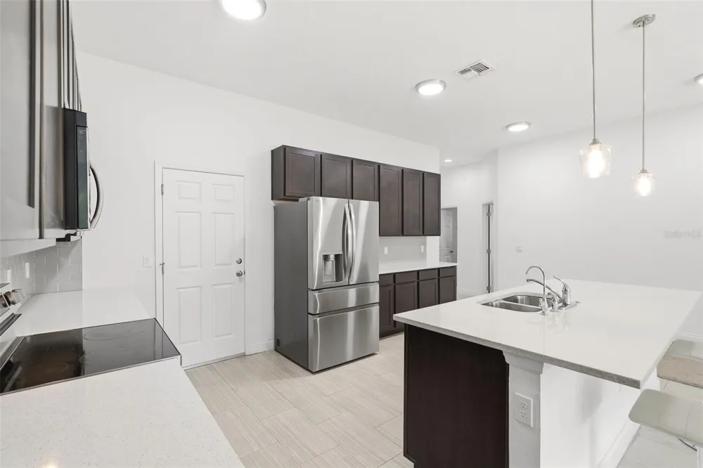 802 REFLECTION LAKE DRIVE Orlando, FL 32807