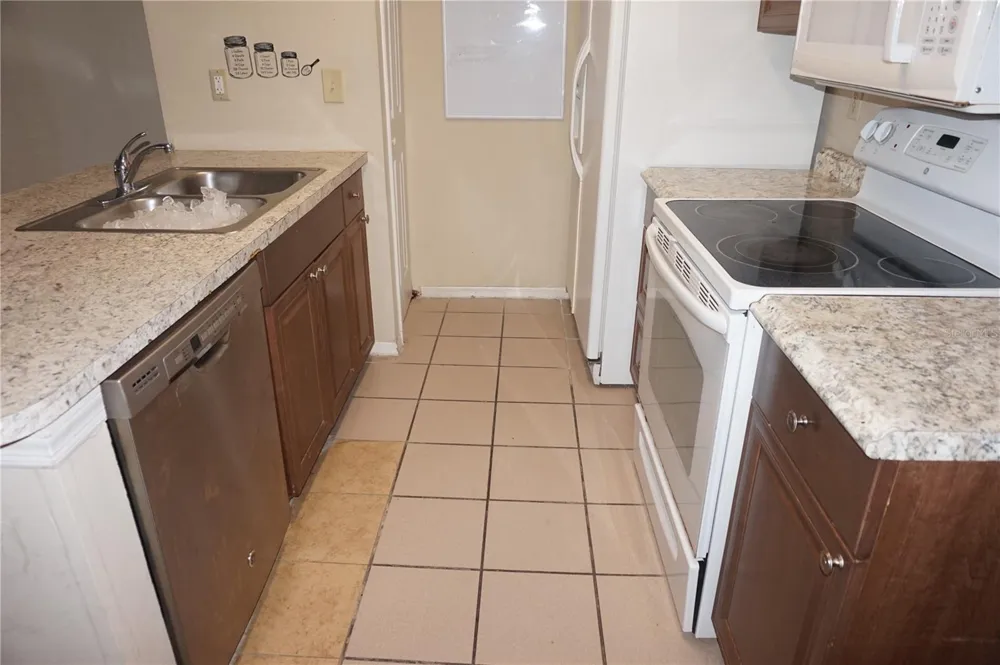 2749 POINCIANA BOULEVARD #24 Kissimmee, FL 34746
