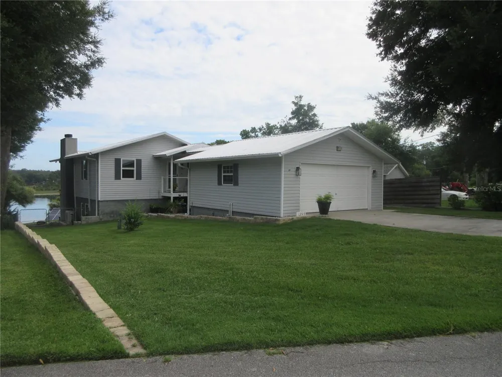 16849 SE 59TH PLACE Ocklawaha, FL 32179