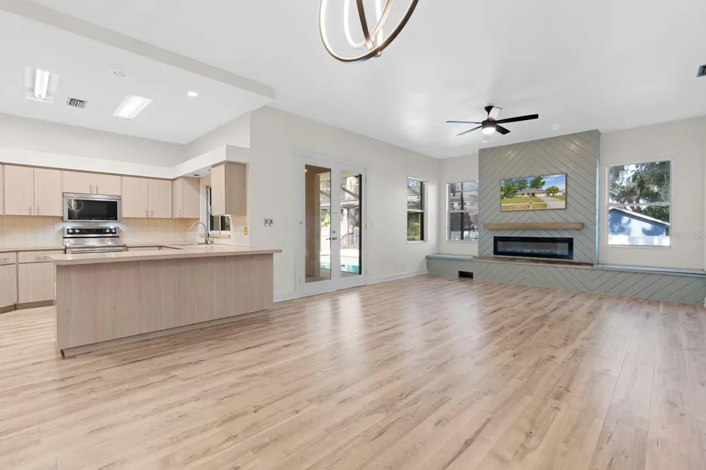 512 CAULDER PARK ROAD Seffner, FL 33584