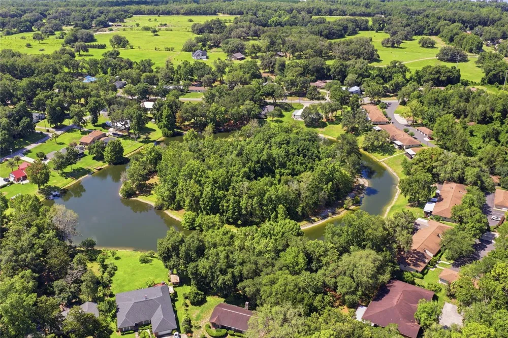 561 SE 28TH STREET Melrose, FL 32666