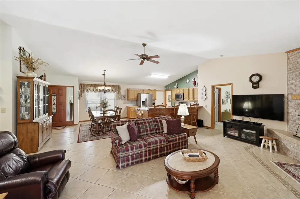 561 SE 28TH STREET Melrose, FL 32666