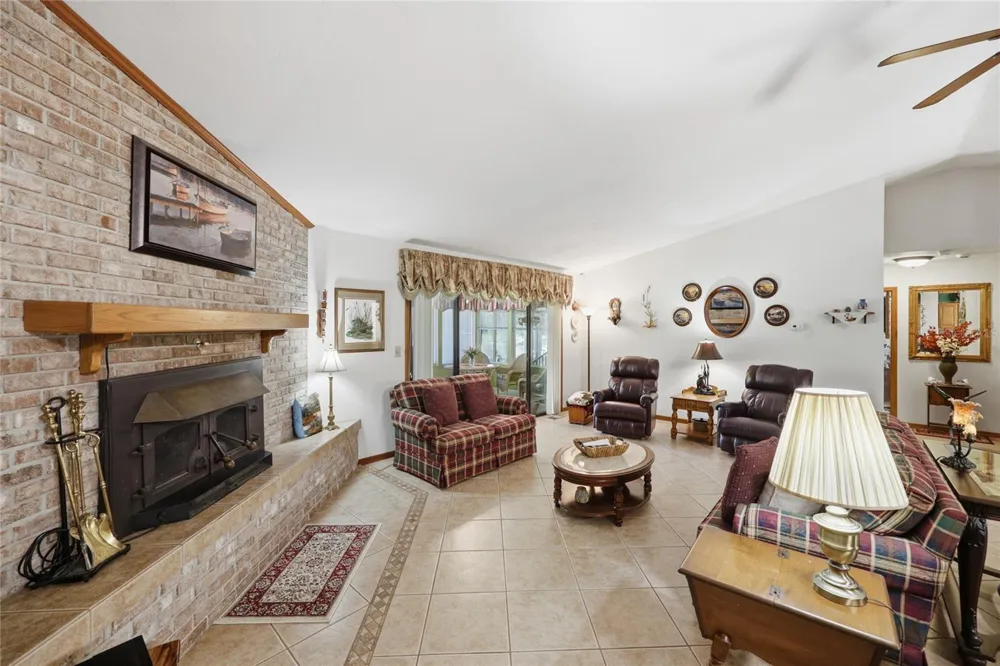 561 SE 28TH STREET Melrose, FL 32666
