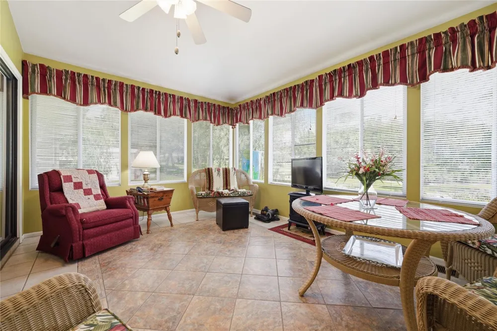 561 SE 28TH STREET Melrose, FL 32666