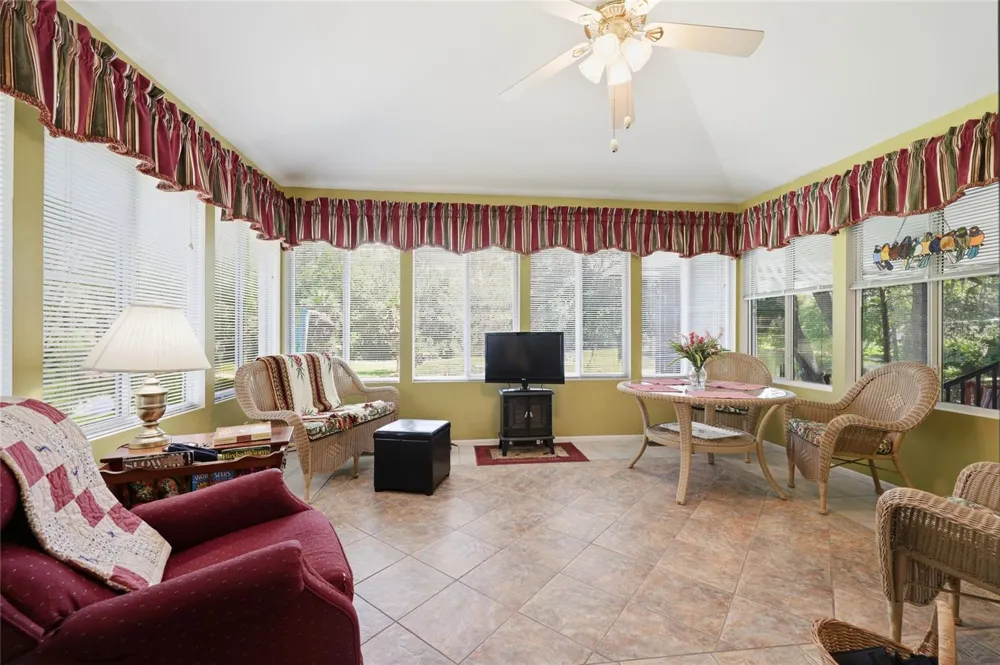 561 SE 28TH STREET Melrose, FL 32666