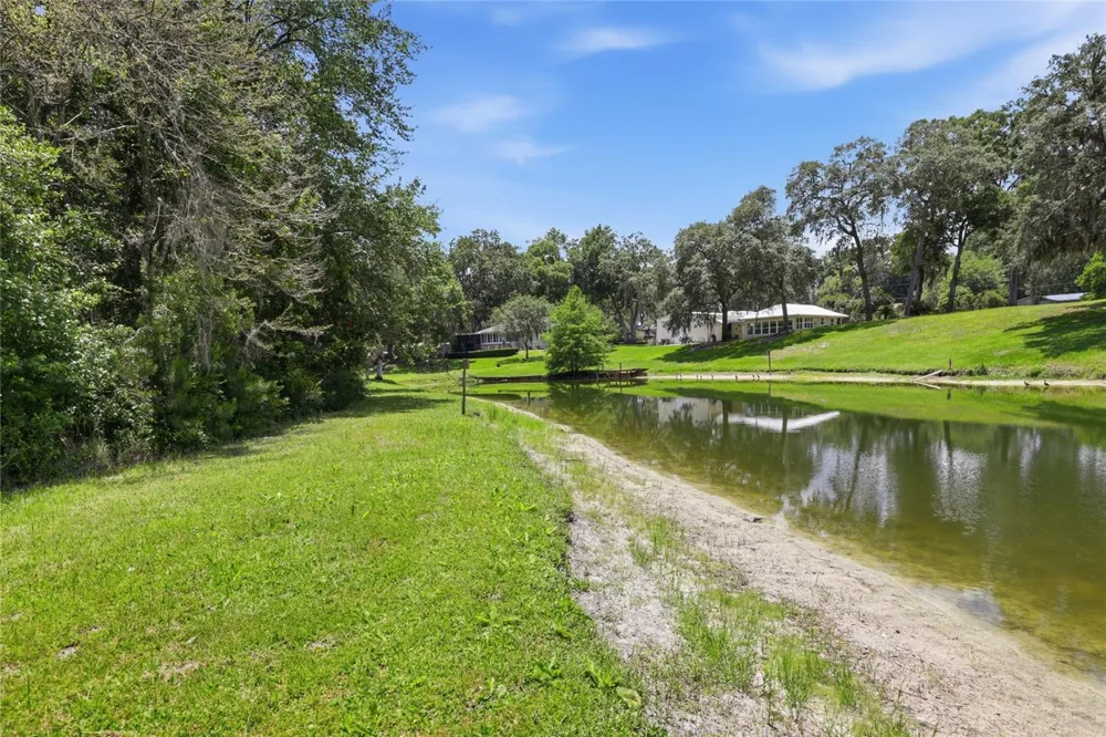 561 SE 28TH STREET Melrose, FL 32666