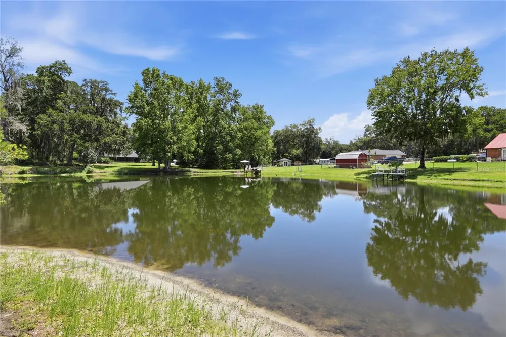561 SE 28TH STREET Melrose, FL 32666