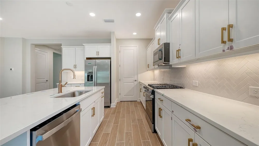 9940 CRYSTAL ISLES CIRCLE Sarasota, FL 34241