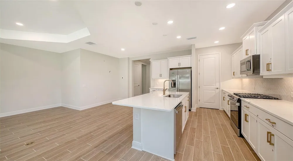 9940 CRYSTAL ISLES CIRCLE Sarasota, FL 34241