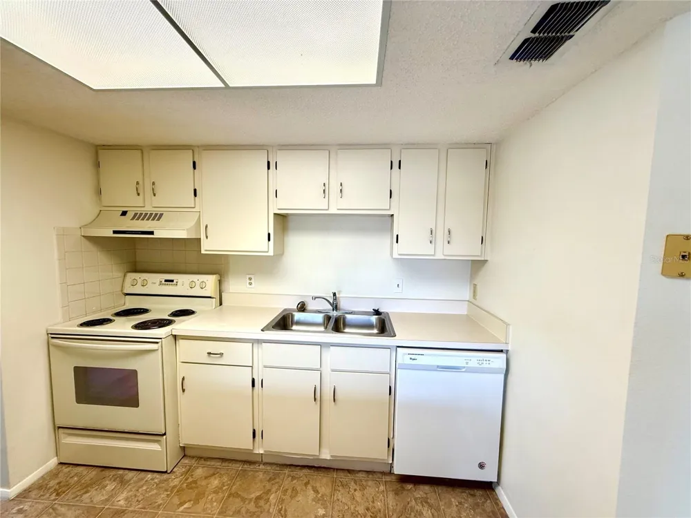 4022 BEAVER LANE #1000H Port Charlotte, FL 33952