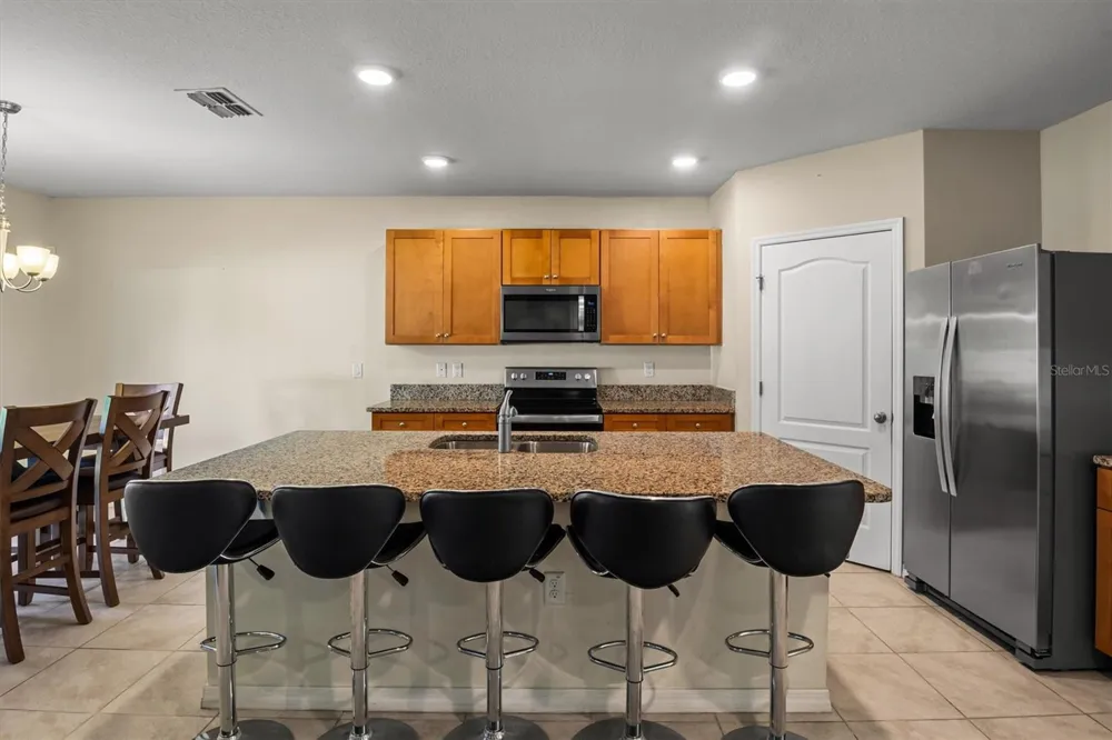323 HARBOUR WAY Mulberry, FL 33860