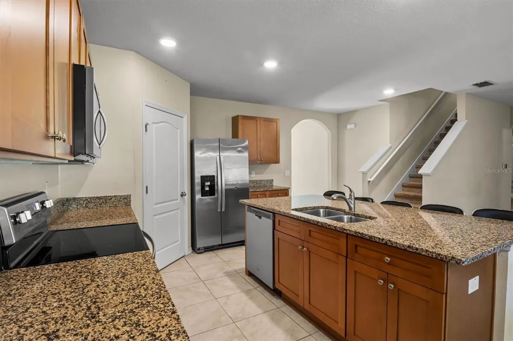 323 HARBOUR WAY Mulberry, FL 33860