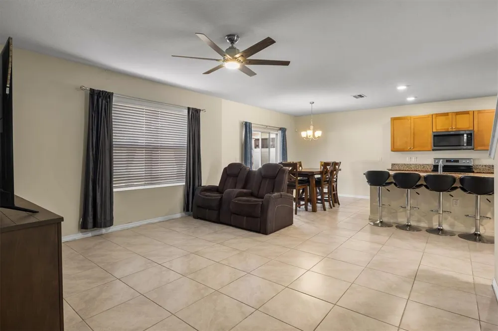 323 HARBOUR WAY Mulberry, FL 33860