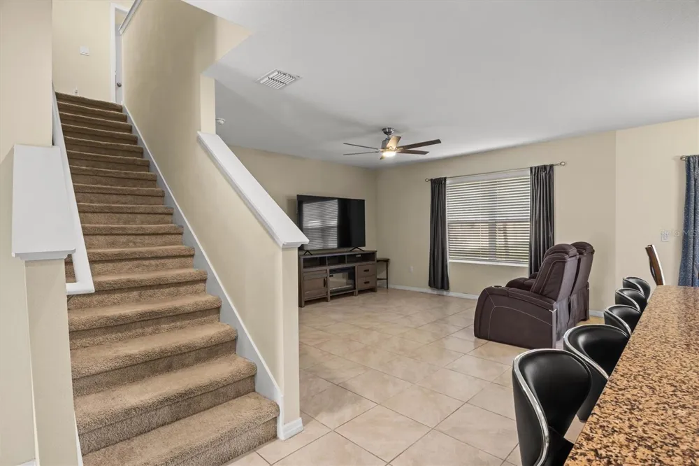 323 HARBOUR WAY Mulberry, FL 33860