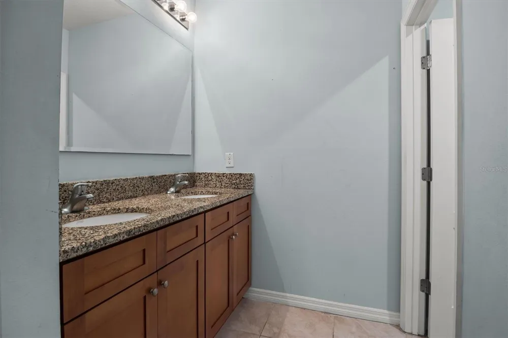323 HARBOUR WAY Mulberry, FL 33860