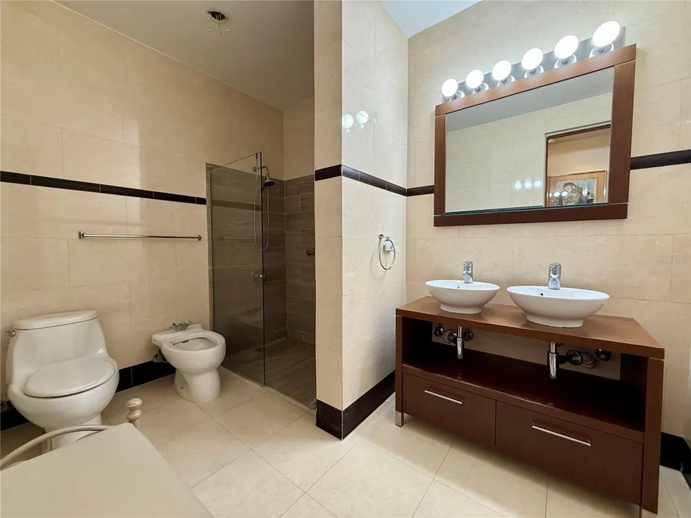 1 AVENIDA PALMA REAL #404 Guaynabo, PR 00969