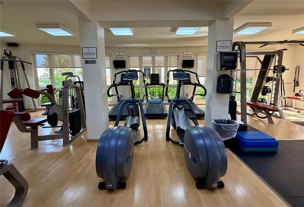 1 AVENIDA PALMA REAL #404 Guaynabo, PR 00969
