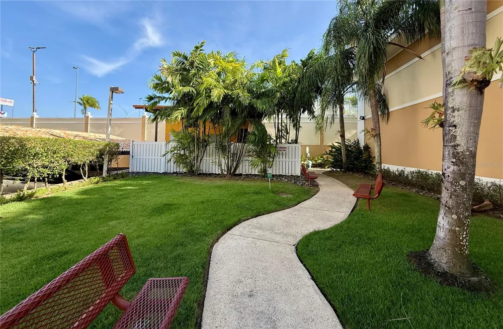 1 AVENIDA PALMA REAL #404 Guaynabo, PR 00969
