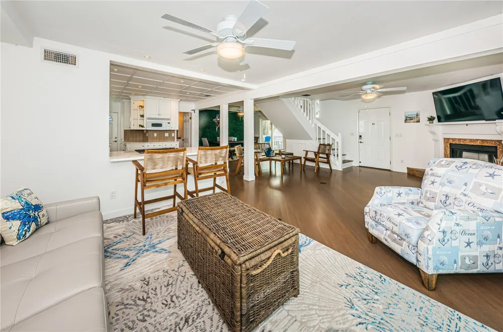 8432 W GULF BOULEVARD #Sailfish Treasure Island, FL 33706